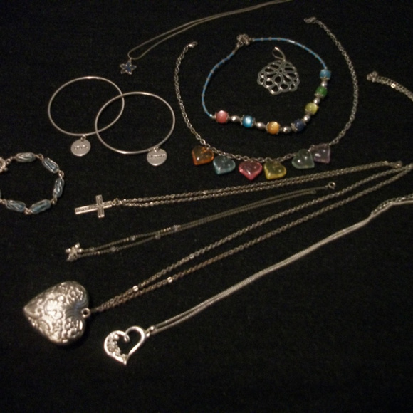 Vintage Jewelry - ROMANCECORE HEARTS RETRO JEWELRY BUNDLE 11 IT